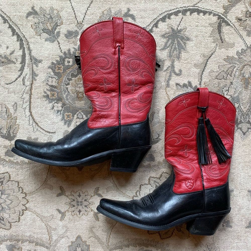 Ariat red and black cowboy boots with leather tassels fringe size 9.5